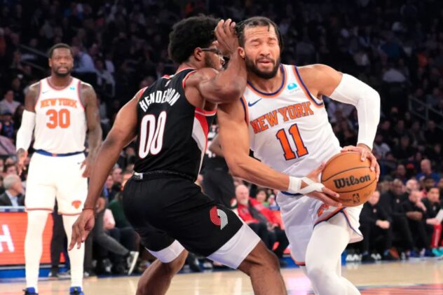 Knicks’ Jalen Brunson taking a beating but are referees hosing him?