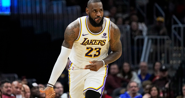 Lakers Prefer To Keep LeBron James; Rival Execs Think He May Want To Leave