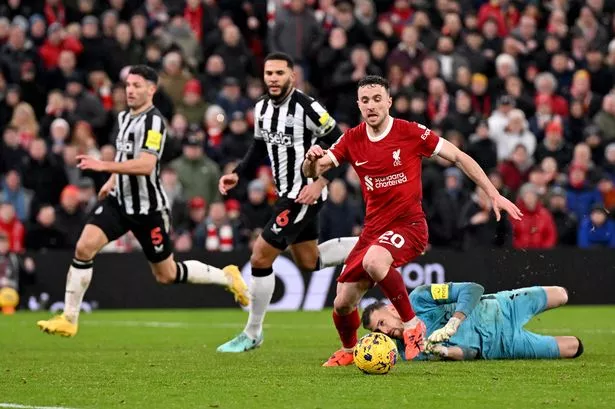 Mark Clattenburg brings up Liverpool and Diogo Jota in criticism of Anthony Taylor controversy