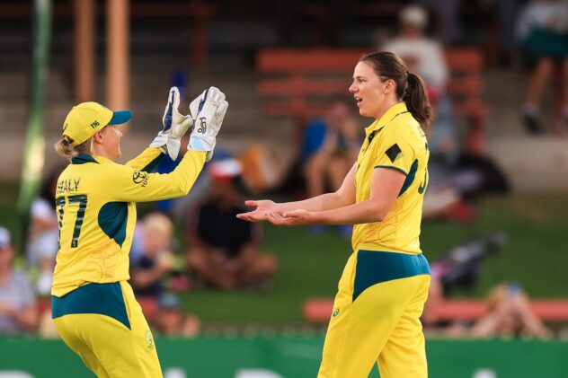 Mooney and McGrath to the fore as Australia clinch ODI series