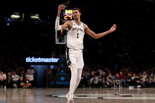Offensive struggles doom Spurs again in loss to Nets