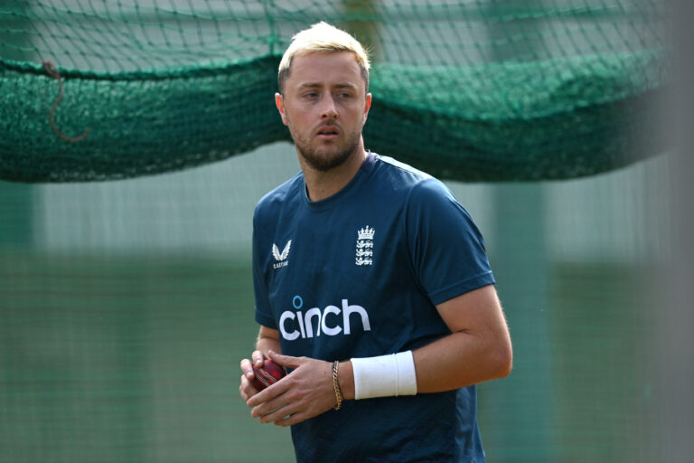 Ollie Robinson in line for recall as England weigh up bowling balance