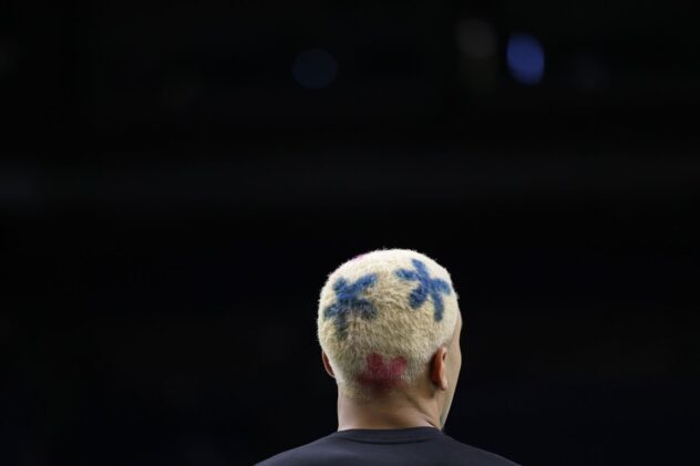 Open Thread: Guessing how many times Jeremy Sochan changed his hair color last season