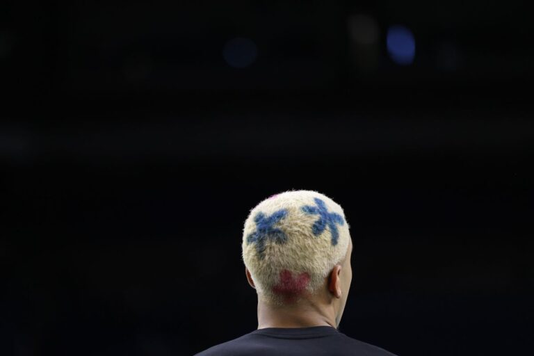 Open Thread: Guessing how many times Jeremy Sochan changed his hair color last season