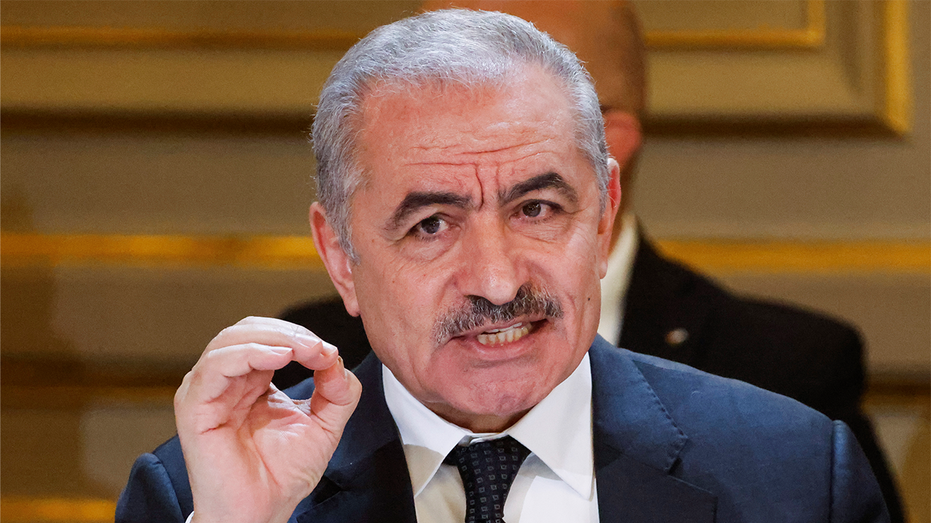 Palestinian prime minister submits government's resignation to President Abbas