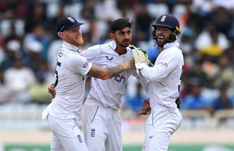 Spinners put England in sight of huge lead