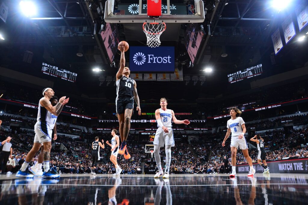 Spurs can’t complete comeback in second-straight loss