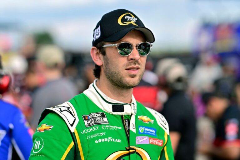 Suarez wins L.A. NASCAR Mexico race: "This really means a lot"