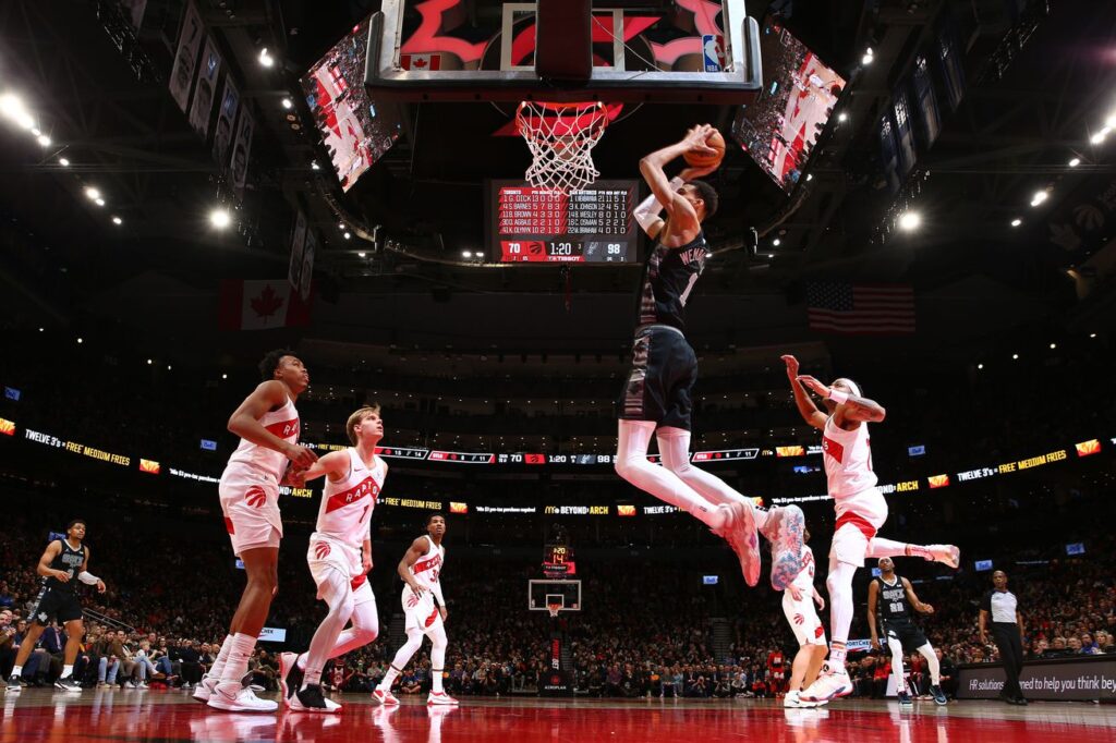 Wembanyama dominates in Toronto as Spurs snap 7-game skid