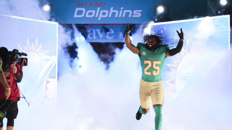 Xavien Howard Interested In Joining Texans?
