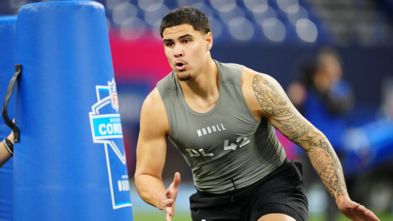 ‘#1 Most Accurate Mock Drafter’ Deals Los Angeles Rams Leading Edge Rusher