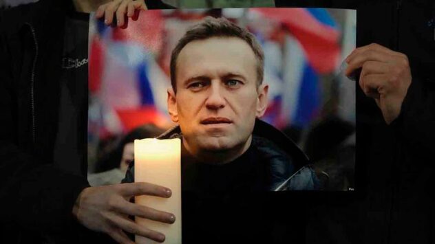 Alexei Navalny funeral: Family of Putin arch-nemesis gather to say goodbye in Moscow