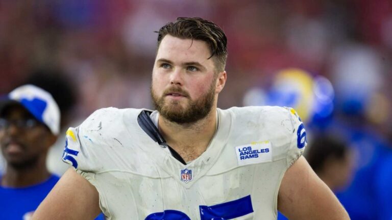 Bears reach 1-year deal with C Coleman Shelton