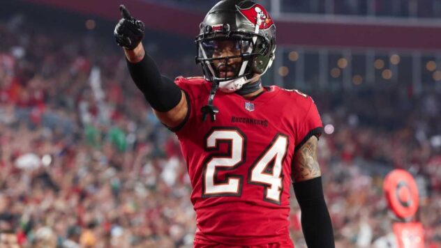 Bucs trade CB Carlton Davis to Lions, waive DE Shaq Barrett