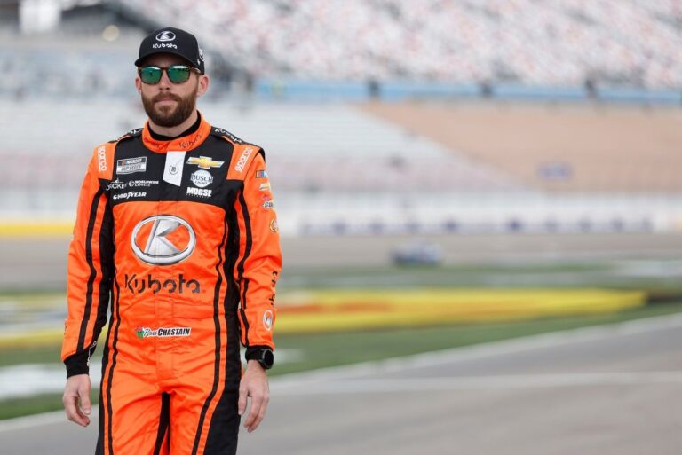 Chastain scores top-five despite "unacceptable" speeding penalty