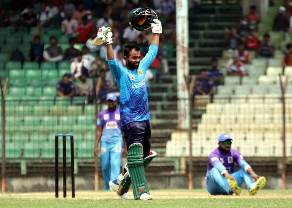 DPL week 2: Mashrafe bags five-for with offspin as veterans shine