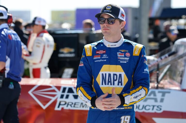 Eckes holds off Busch to win NASCAR Truck race at Bristol