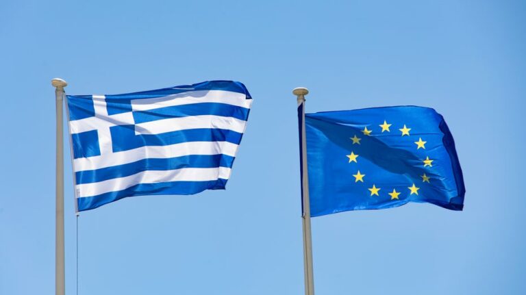 Greek authorities rescue 100 migrants found in vessel off southern mainland