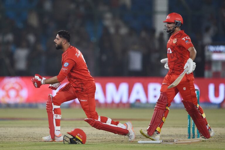 Haider, Imad batting blitz helps United set up title clash with Sultans