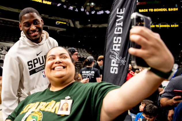 Hungry Spurs fans? Get a free taco and meet Malaki Branham this Thursday at Taco Bell