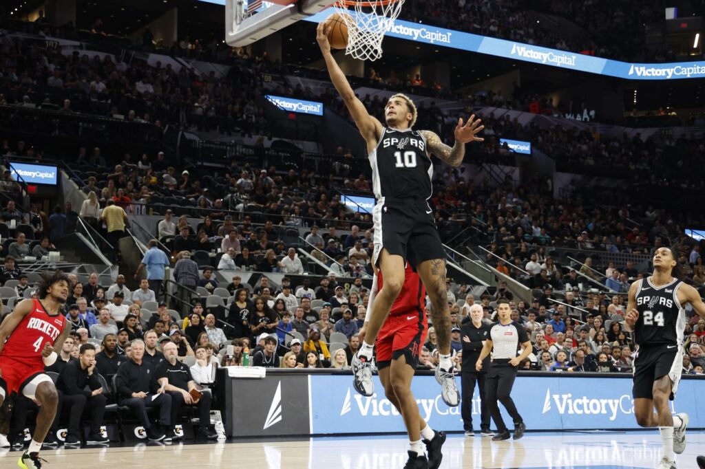 Jeremy Sochan shined in the Spurs’ loss to the Rockets