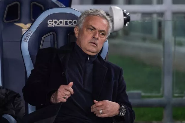 Jose Mourinho meets Newcastle chief days before Chelsea clash after sending next job message