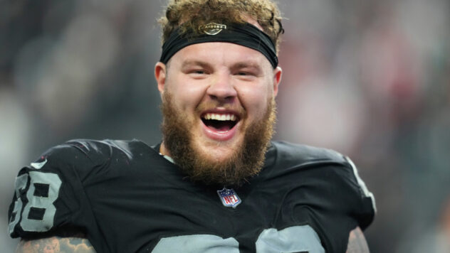 Las Vegas Raiders to bring back center Andre James on new deal