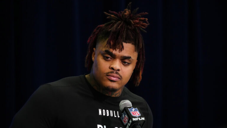 Latest Los Angeles Rams 1st Round Mock Draft Seeks to Do the Impossible, Replace Aaron Donald