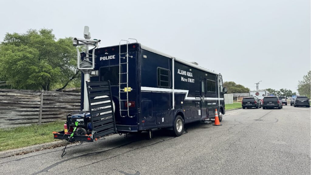Live Oak officer shoots driver of stolen car; 2 neighborhood streets closed Thursday during investigation