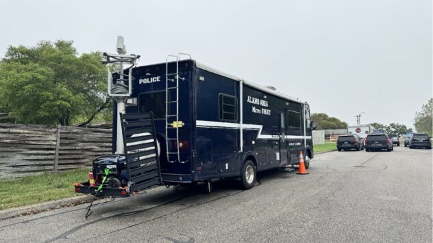 Live Oak officer shoots driver of stolen car; 2 neighborhood streets closed Thursday during investigation