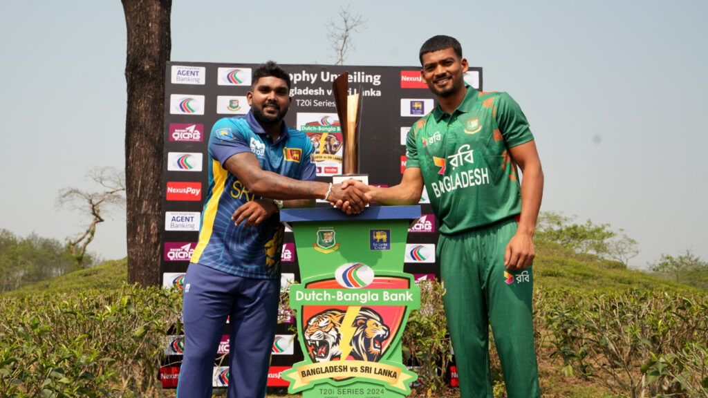 Mahmudullah plays his first T20I since 2022 as Bangladesh bowl
