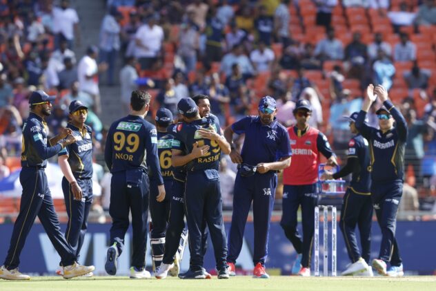 Mohit, Noor and Rashid stifle big-hitting Sunrisers to set up Titans victory