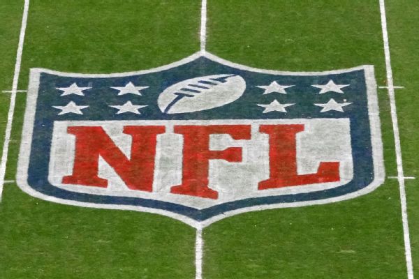 NFL officials back hip-drop tackle rule change