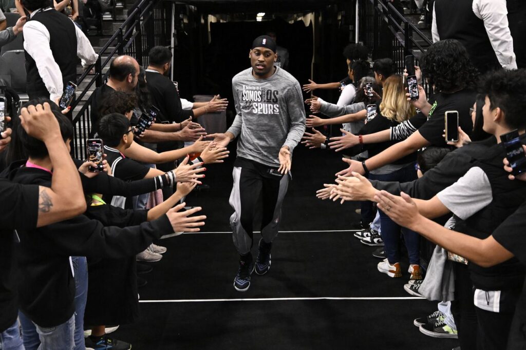 Open Thread: Watch Malaki Branham in Frost’s Spurs Stories