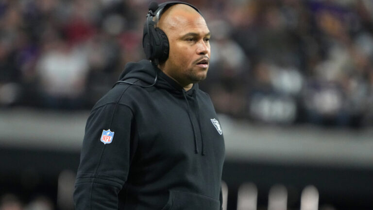 Raiders HC Antonio Pierce keeps it real when asked about what will be missed from Amik Robertson