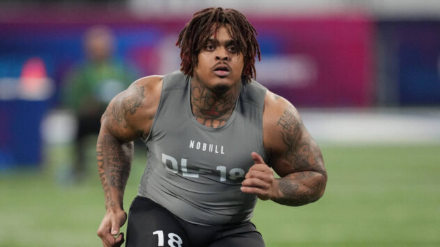 Rams aim to replace future Hall of Famer in new mock draft