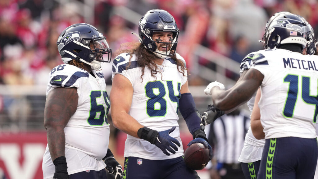 Rams To Sign Seahawks Tight End To Three-Year Deal