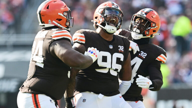 San Francisco 49ers make free agency move to fill increasing void on the interior defensive line