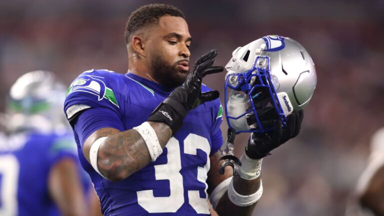 Seahawks cut 3-time Pro Bowlers Adams, Diggs