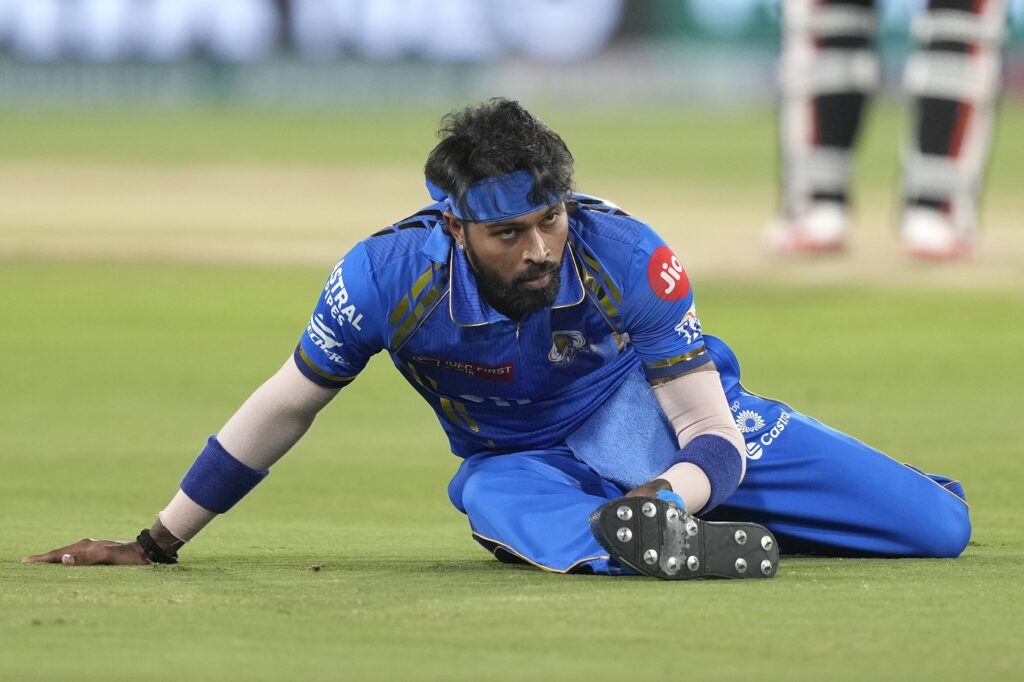 Smith to Hardik on crowd abuse: 'Block it out, it's all irrelevant'