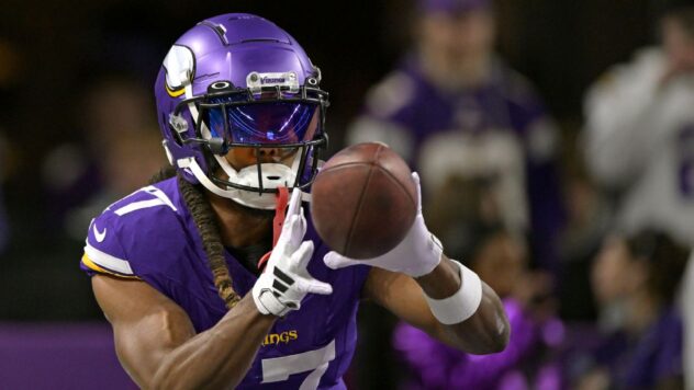 Source: Pats, ex-Vikes WR Osborn agree to deal