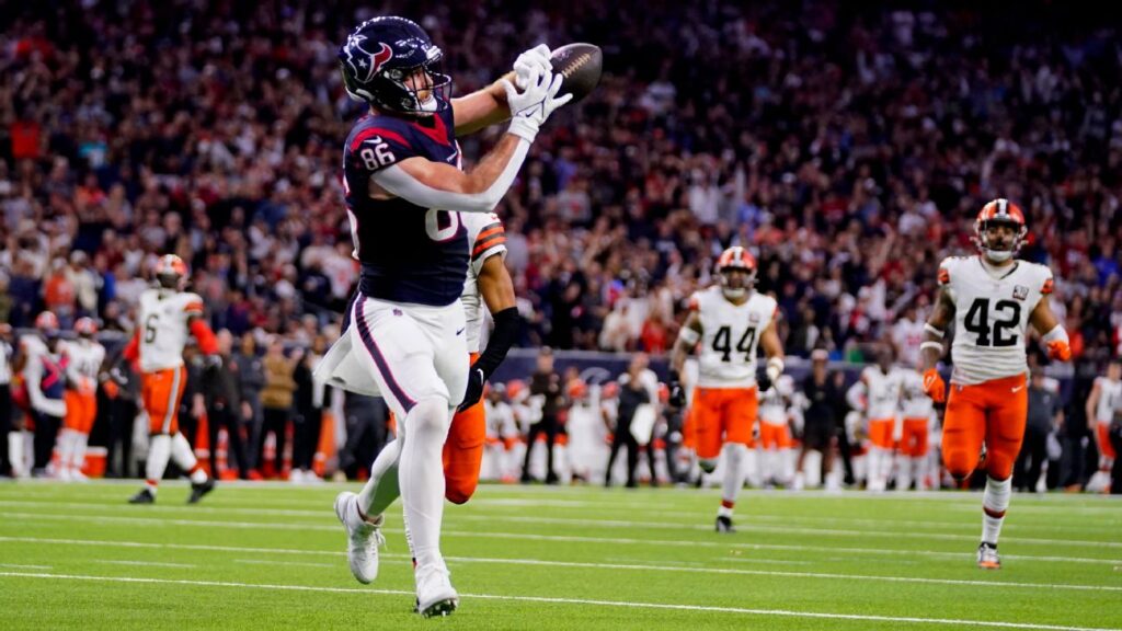 Source: Texans keep TE Schultz with 3-year deal