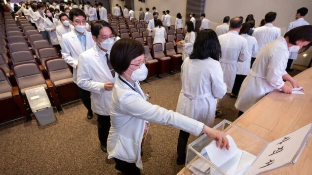 South Korea doctors' strike escalates as senior doctors resign