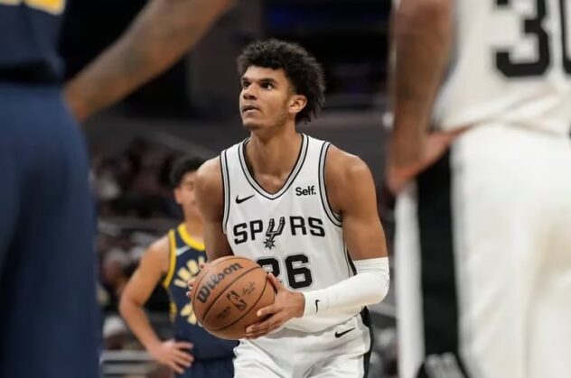 Spurs convert forward Dominick Barlow to full NBA contract