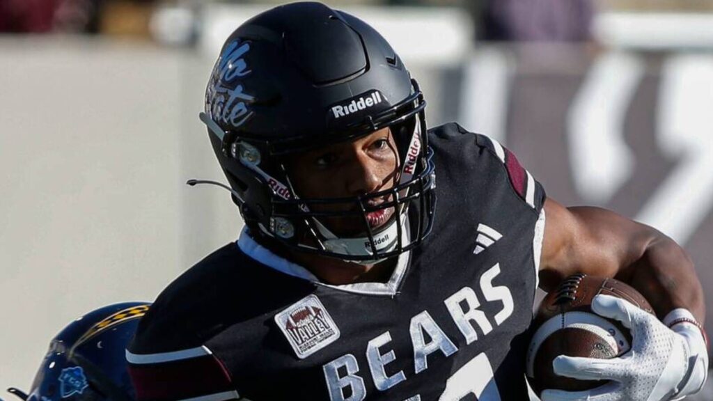 Terique Owens, son of Terrell, works out in front of 49ers scouts