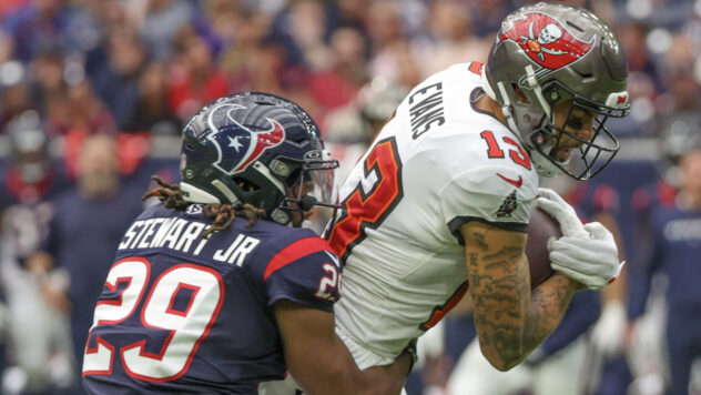 Texans reportedly not going to pursue free agent wide receiver Mike Evans in free agency