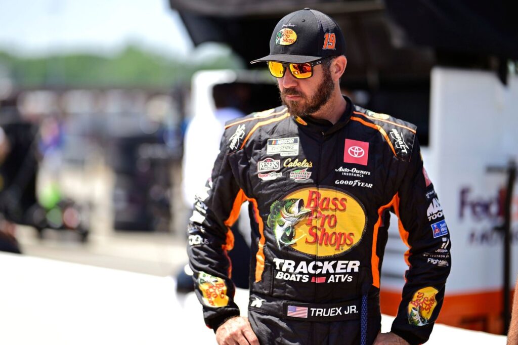 Truex looks to solve short track "challenge" at Richmond