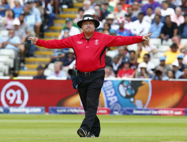 Umpire Marais Erasmus to retire after second New Zealand-Australia Test