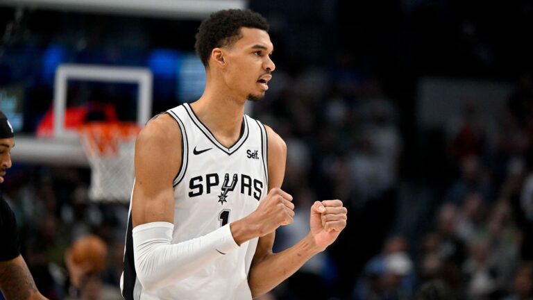 Victor Wembanyama receives second consecutive NBA Rookie of the Month award