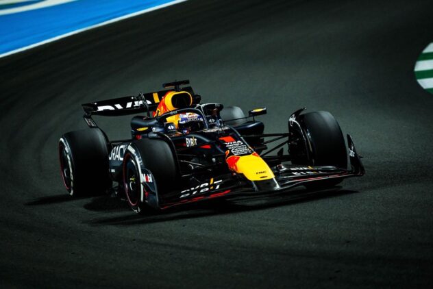 Video: The Red Bull machine powers on at the F1 Saudi Arabian GP